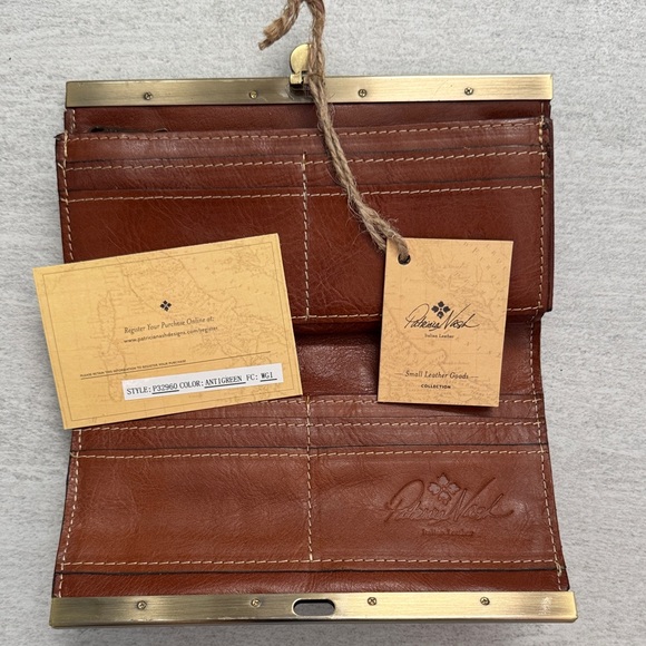 Patricia Nash Green Embossed Floral Wallet NWT - Picture 10 of 11